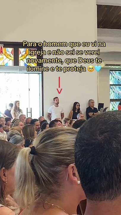 Mulher conquista pretendente na igreja após vídeo bater 11 milhões