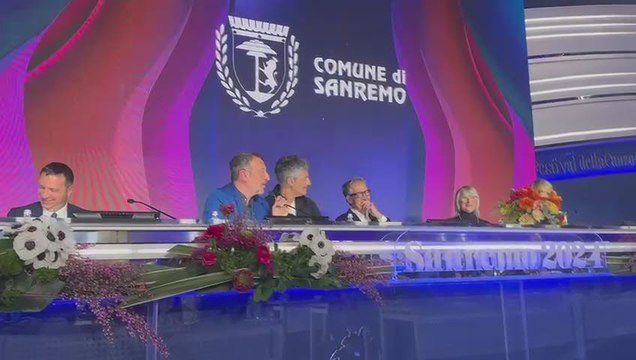 Sanremo 2024, Amadeus: Se vengono i trattori li faccio salire sul palco . I manifestanti: Ci saremo - Video
