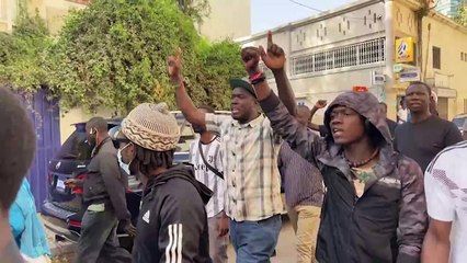 Mais protestos por adiamento das eleições no Senegal