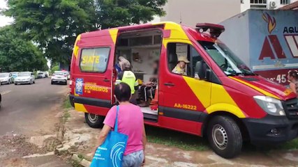 Descargar video: Motociclista fica ferida ao se envolver em acidente no Coqueiral