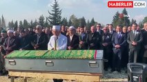 CHP Osmaniye İl Başkanı Mehmet Orhun Döğüşcü, şehit cenazesinde kalp krizi geçirerek hayatını kaybetti