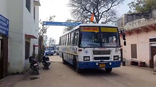 नए नियम के विरोध में बस सारथियों ने छोड़ी रोडवेज बस, रुटों पर परिचालकों ने संभाली कमान