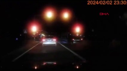 ‘Yol verme’ tartışmasında hakimin aracına saldırdılar