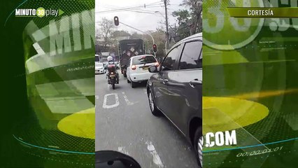 Ciudadanos denuncian peligroso hueco en Robledo