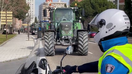 Así fue la segunda tractorada que colapsó las carreteras en Valladolid