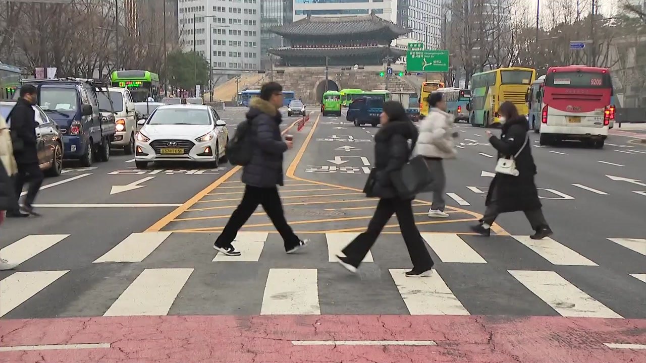 [날씨] 오전까지 충청 이남 비·눈...빙판길 교통안전 유의 / YTN