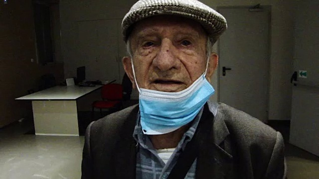 ΠΑΙΖΕΙ ΜΠΡΙΤΖ ΣΤΑ 91 ΤΟΥ (ΒΙΝΤΕΟ MAH06333)