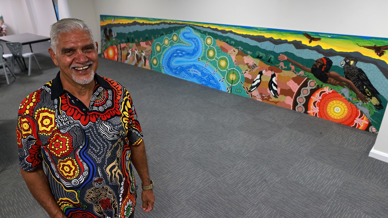 Russell Saunders talk about the mural for the Taree Universities Campus