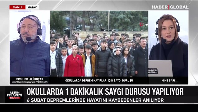 Depremde hayatını kaybedenler için okullarda saygı duruşu