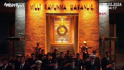 Mehmetçik'ten depremde hayatını kaybeden vatandaşlar için saygı duruşu
