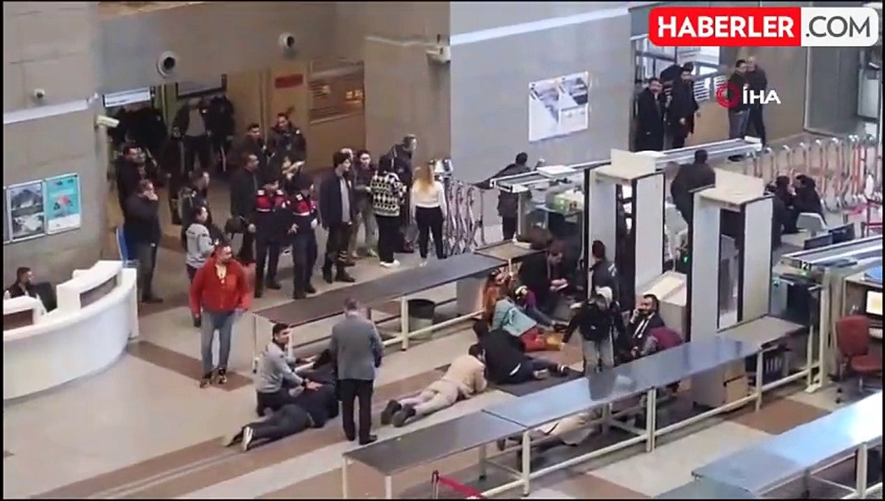 Çağlayan Adliyesi C Kapısı Önünde Silah Sesleri Yükseldi