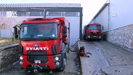 Uşak'ta tekstil fabrikasında çıkan yangın söndürüldü