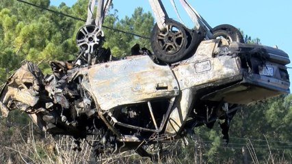 Çatalca'da otomobil şarampole yuvarlandı: 2 ölü"