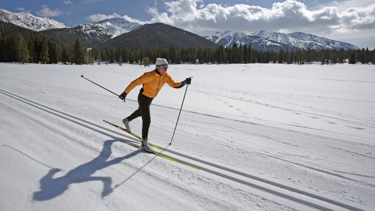 Langlaufen: ausrüstung je nach technik unterschiedlich
