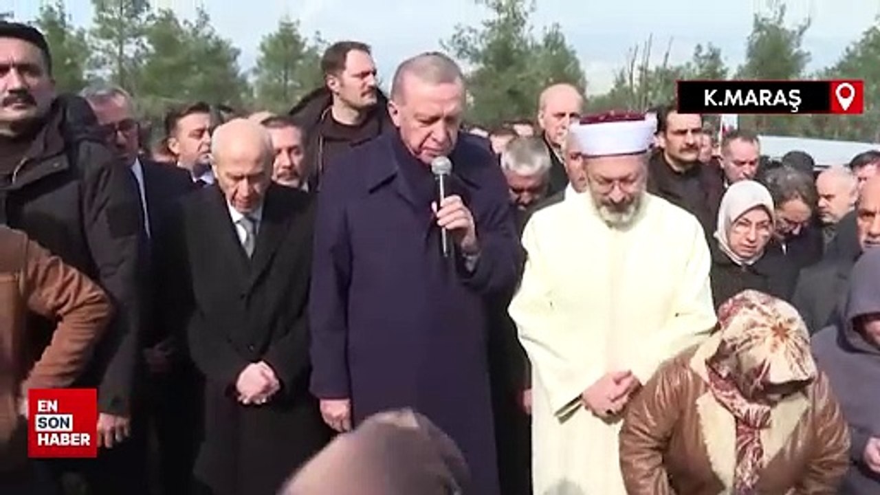 Cumhurbaşkanı Erdoğan şehitler için Kur'an-ı Kerim okudu