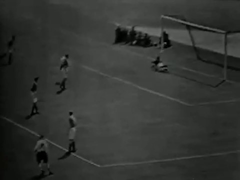 1953 FA Cup Final - Blackpool v Bolton Wanderers (1st half)