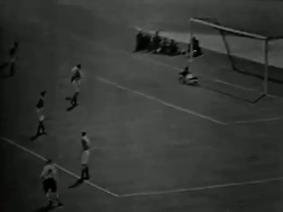 1953 FA Cup Final - Blackpool v Bolton Wanderers (1st half)