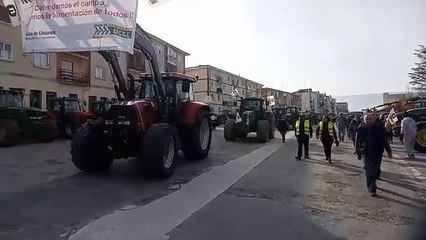 Protesta en Medina de Pomar: La Tractorada Causa Gran Impacto 🚜