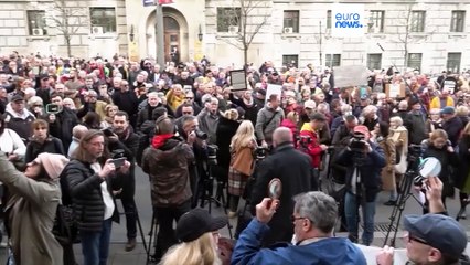 Hundreds protest in Serbia over acquittal of suspects in journalist's murder case
