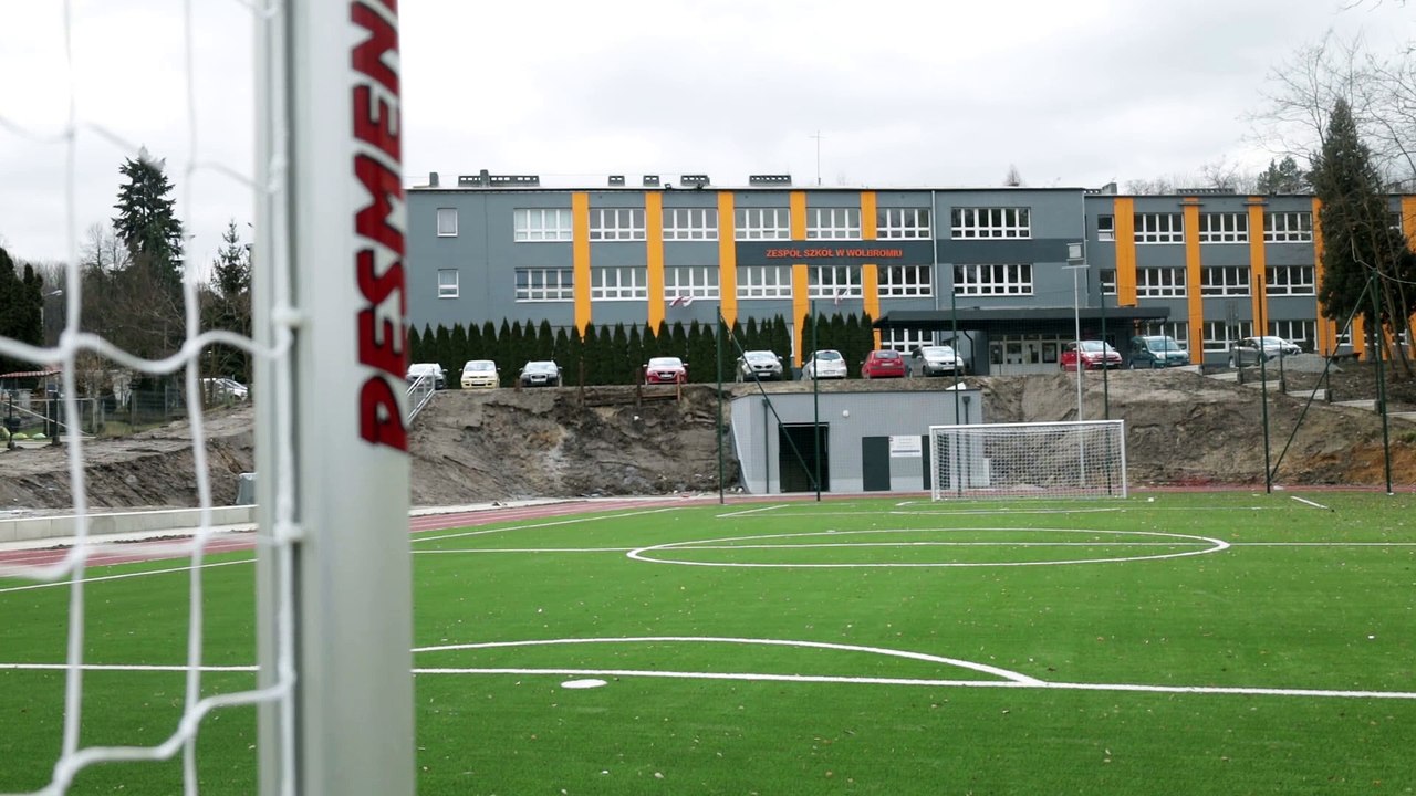 Olkusz - boisko sportowe przy Liceum Ogólnokształcącym otwarte