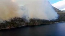 Así se ve el incendio en el lago Nahuel Huapi desde arriba