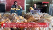 Köy köy gezerek deprem şehitleri için ekmek dağıttı