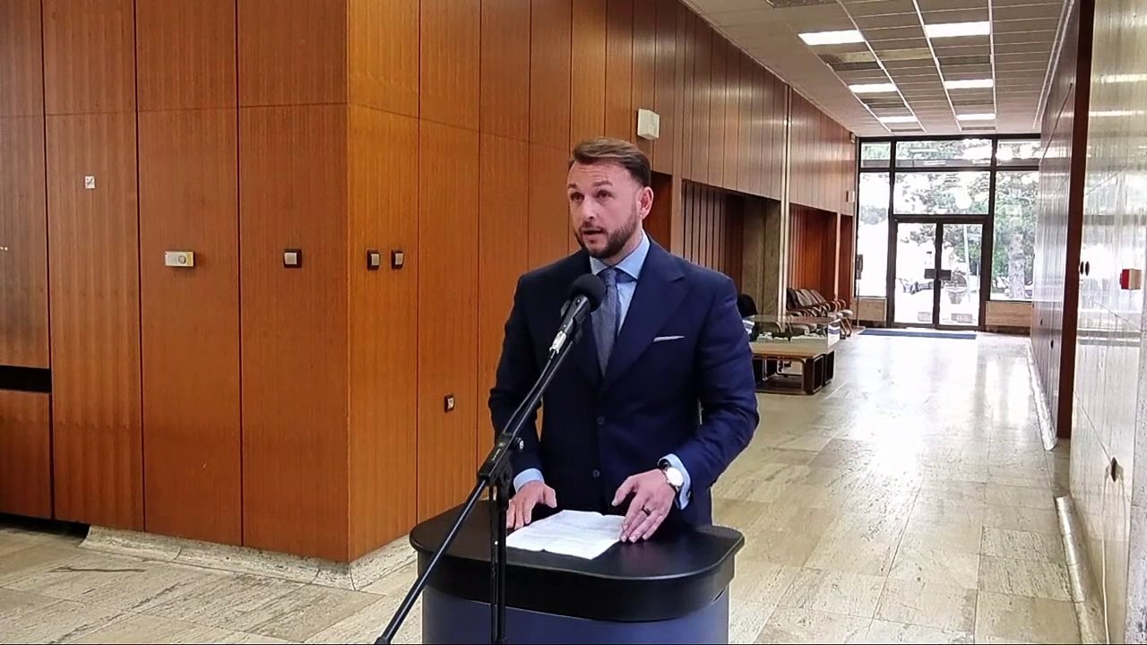 ZÁZNAM: Brífing ministra školstva T. Druckera a ministra vnútra M. Eštoka