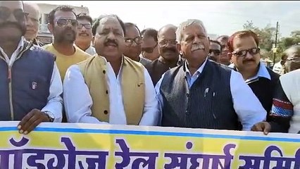 सांसद को चुनौती: रेलवे स्वीकृति के लिए संघर्ष जारी 🚆