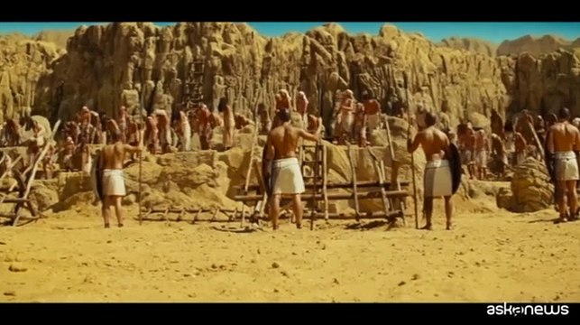 Finalmente l'alba , Costanzo: sguardo di una ragazza contro il cinismo