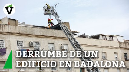 Download Video: Los bomberos hallan tres cuerpos sin vida bajo los escombros del edificio derrumbado en Badalona