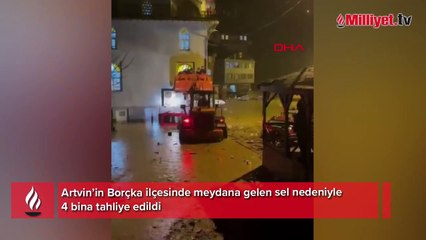 Artvin'de sel! Camide mahsur kalanlar kepçeyle kurtarıldı