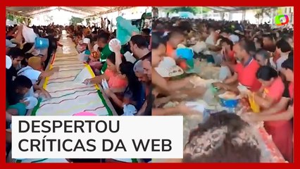 População ‘ataca’ bolo de aniversário de Macapá e chama a atenção da web