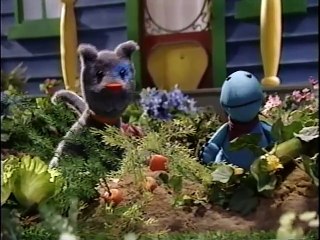 Caillou the Explorer (2001 VHS)