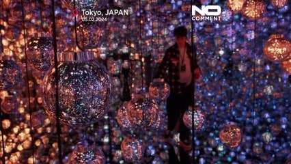 تصاویری از توپ‌های نورانی در موزه هنرهای دیجیتالی توکیو