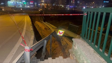 Bursa'da hafriyat kazısı sırasında yol çöktü