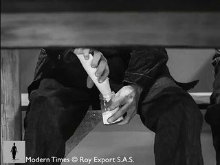 Charlie Chaplin - Smuggled _Nose Powder_