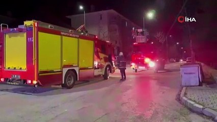 Sinir krizi geçiren genç ne bulduysa polislere fırlattı