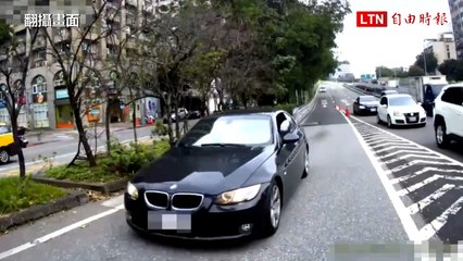 BMW男懸掛假車牌趴趴造 這次又在同路口酒駕被抓(翻攝畫面)