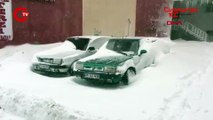 Ardahan'da kar kalınlığı 96 santimetre ölçüldü: Araçlar kar altında kaldı