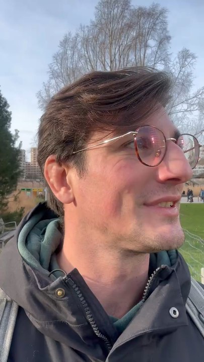 Dis moi en commentaire si tu as une histoire, un métier, une discipline, un art, que sais-je... que tu aimerais qu'on découvre en vidéo   Parce que chaque histoire a son importance.