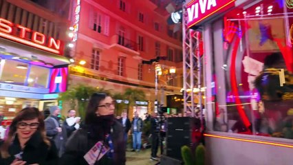 Nel bakstage dell'Aristonello, Fiorello con la parrucca e la partita di tennis con Mengoni