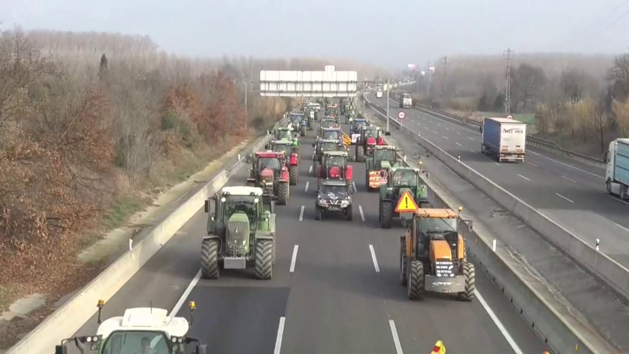 los-agricultores-mantienen-activa-su-protesta-por-toda-espa-a-v-deo