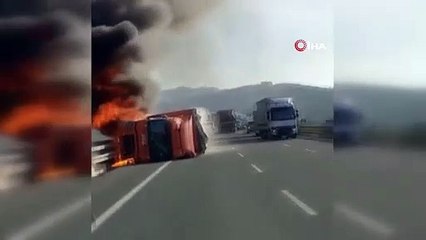 Otobanda kaza yapan tır alevlere teslim oldu...Şoför ölümden böyle kurtuldu