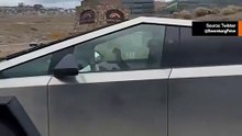 Apple Vision Proを使用してTesla Cybertruckを運転することは避けてください