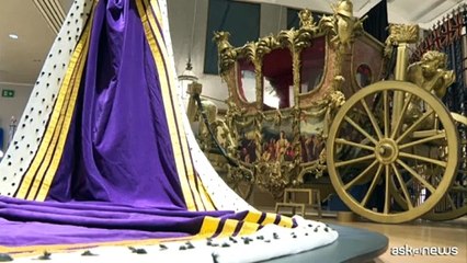 Wonderful: all'asta i costumi e gli accessori della serie The Crown