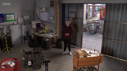 Ballum - Phil Gives The Arches Back To Ben!