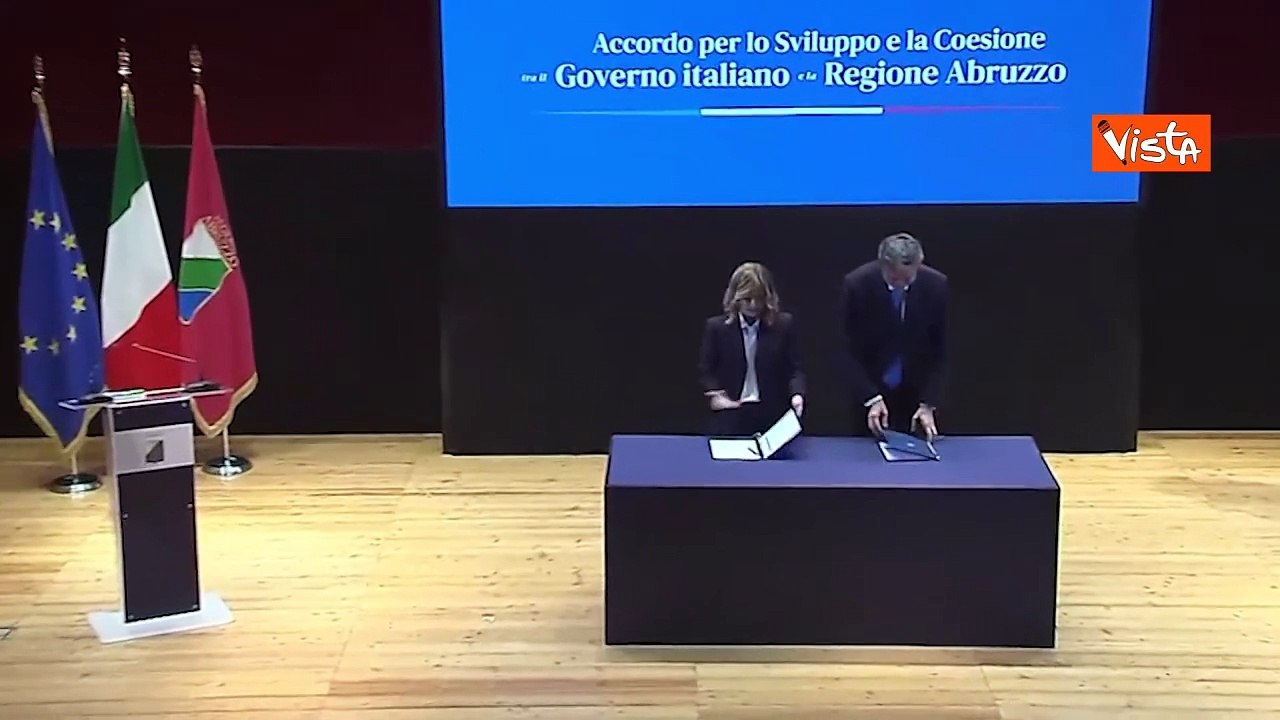 Meloni e la Regione Abruzzo siglano l'accordo per sviluppo e coesione, la firma