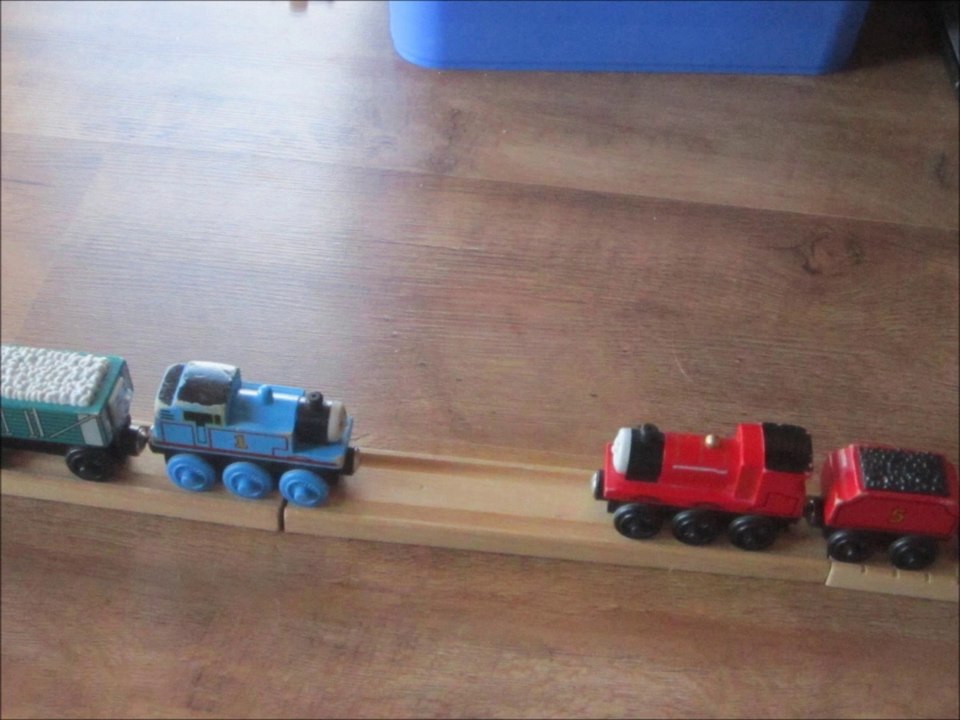 accident de train stop motion