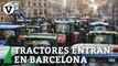 Decenas de tractores consiguen llegar al centro de Barcelona entre aplausos de la gente