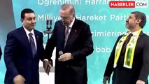 Şanlıurfa aday tanıtım toplantısında ilginç anlar! Cumhurbaşkanı Erdoğan'a yakın durmak için birbirleriyle itiştiler